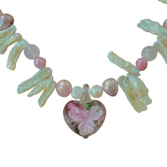 Harlot Hands Freshwater Pink Pearl Necklace with Glass Heart Choker Necklace - Picture 2 of 4